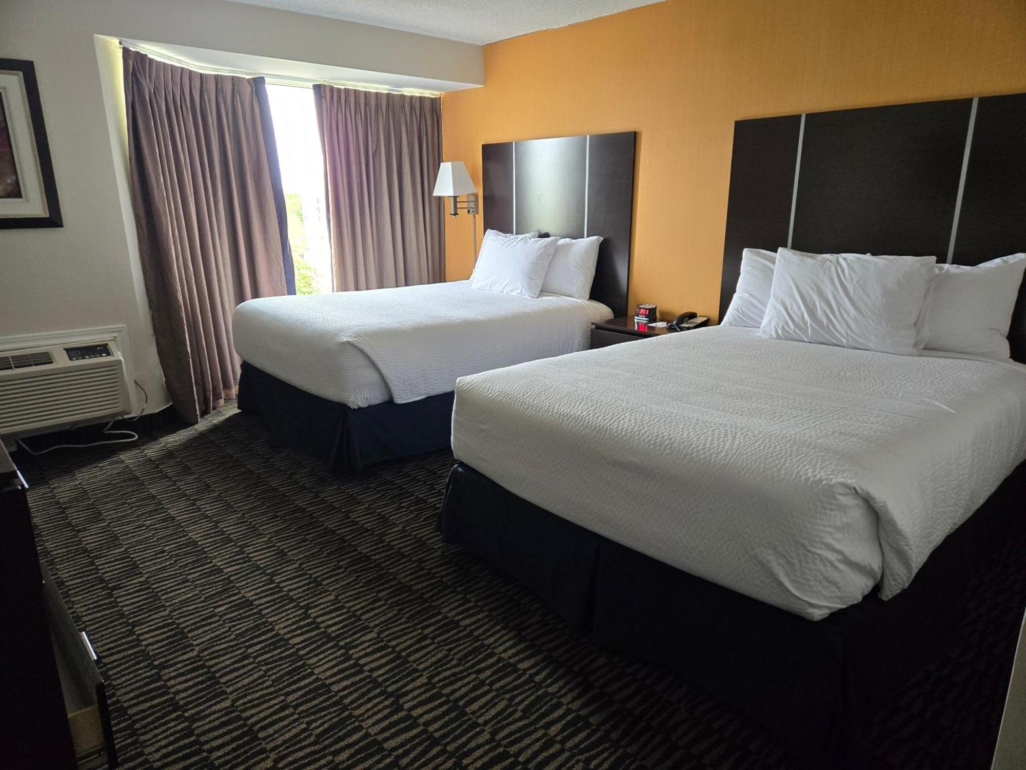 Ramada Plaza By Wyndham Niagara Falls Exterior photo