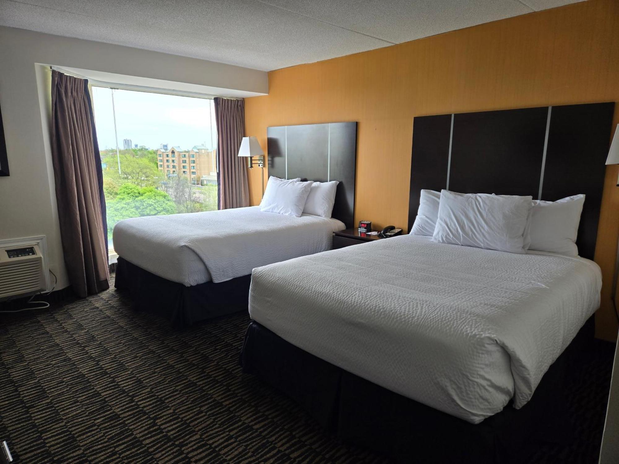 Ramada Plaza By Wyndham Niagara Falls Exterior photo