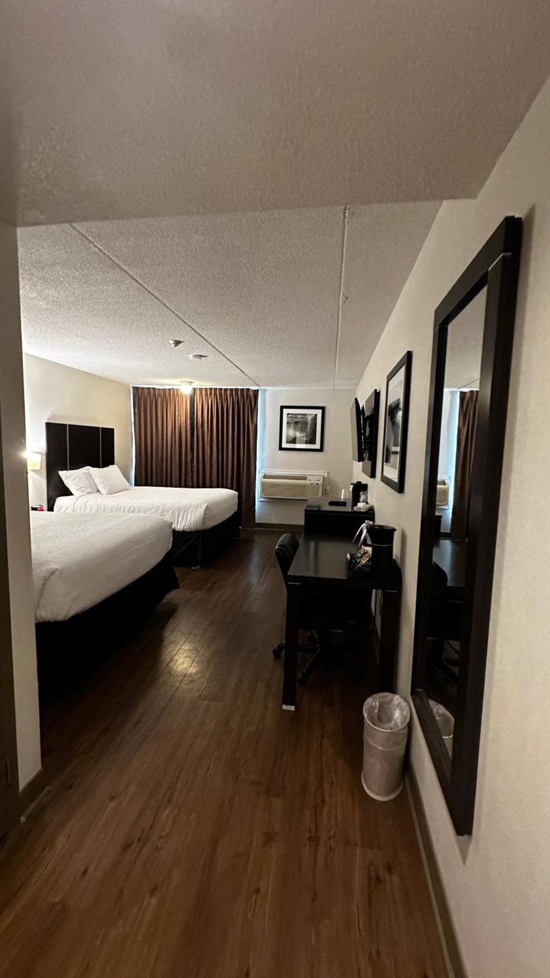 Ramada Plaza By Wyndham Niagara Falls Exterior photo